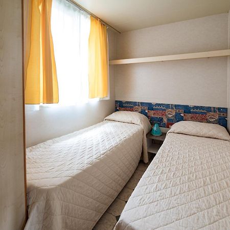 Villaggio Camping Punta Lunga Весте Екстериор снимка