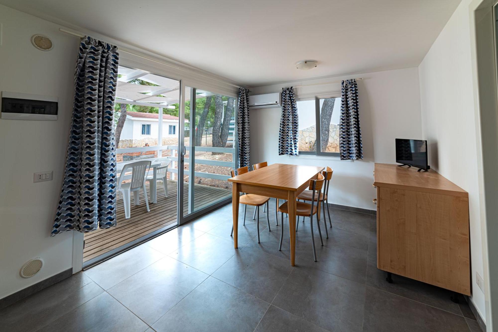 Villaggio Camping Punta Lunga Весте Екстериор снимка