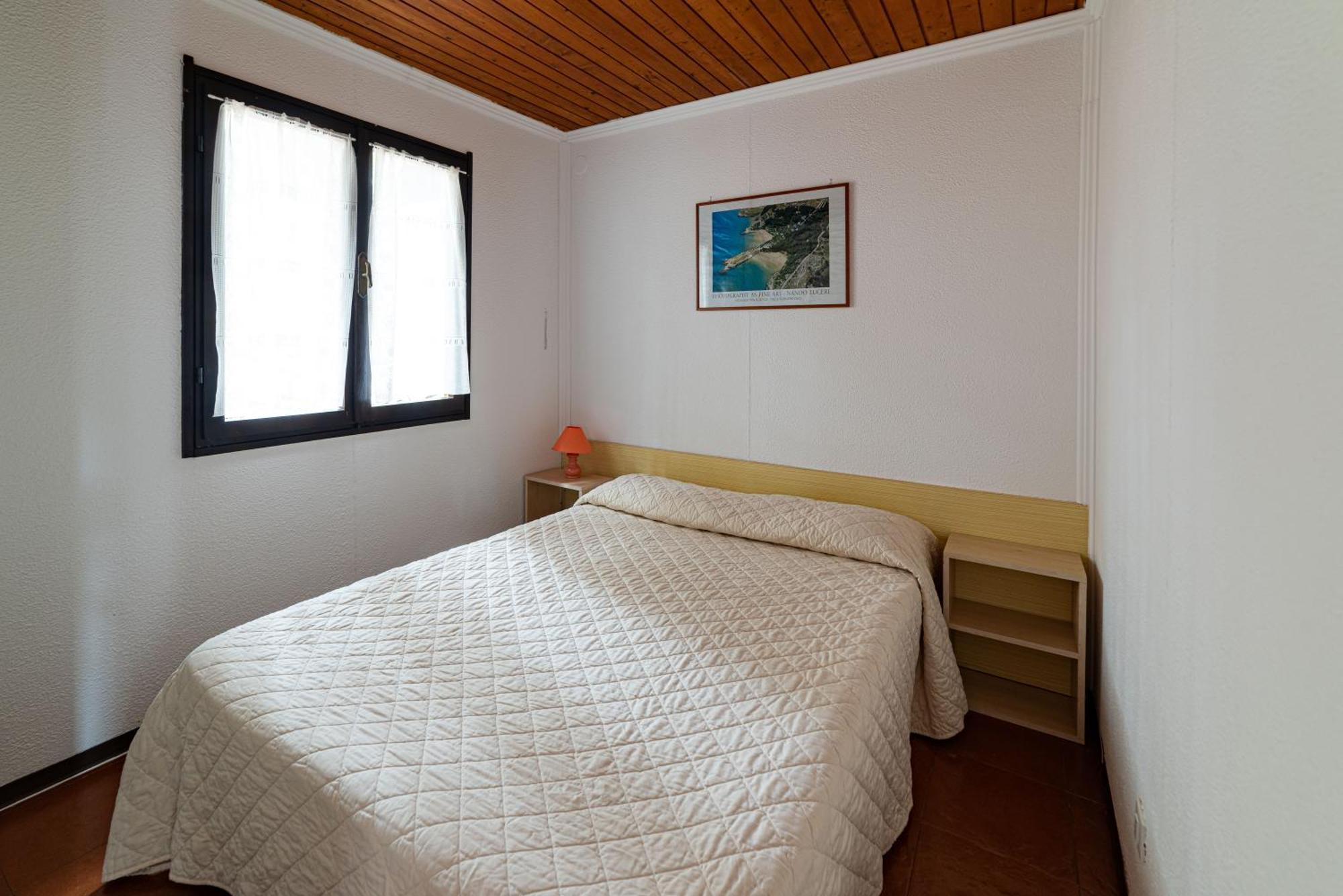 Villaggio Camping Punta Lunga Весте Екстериор снимка