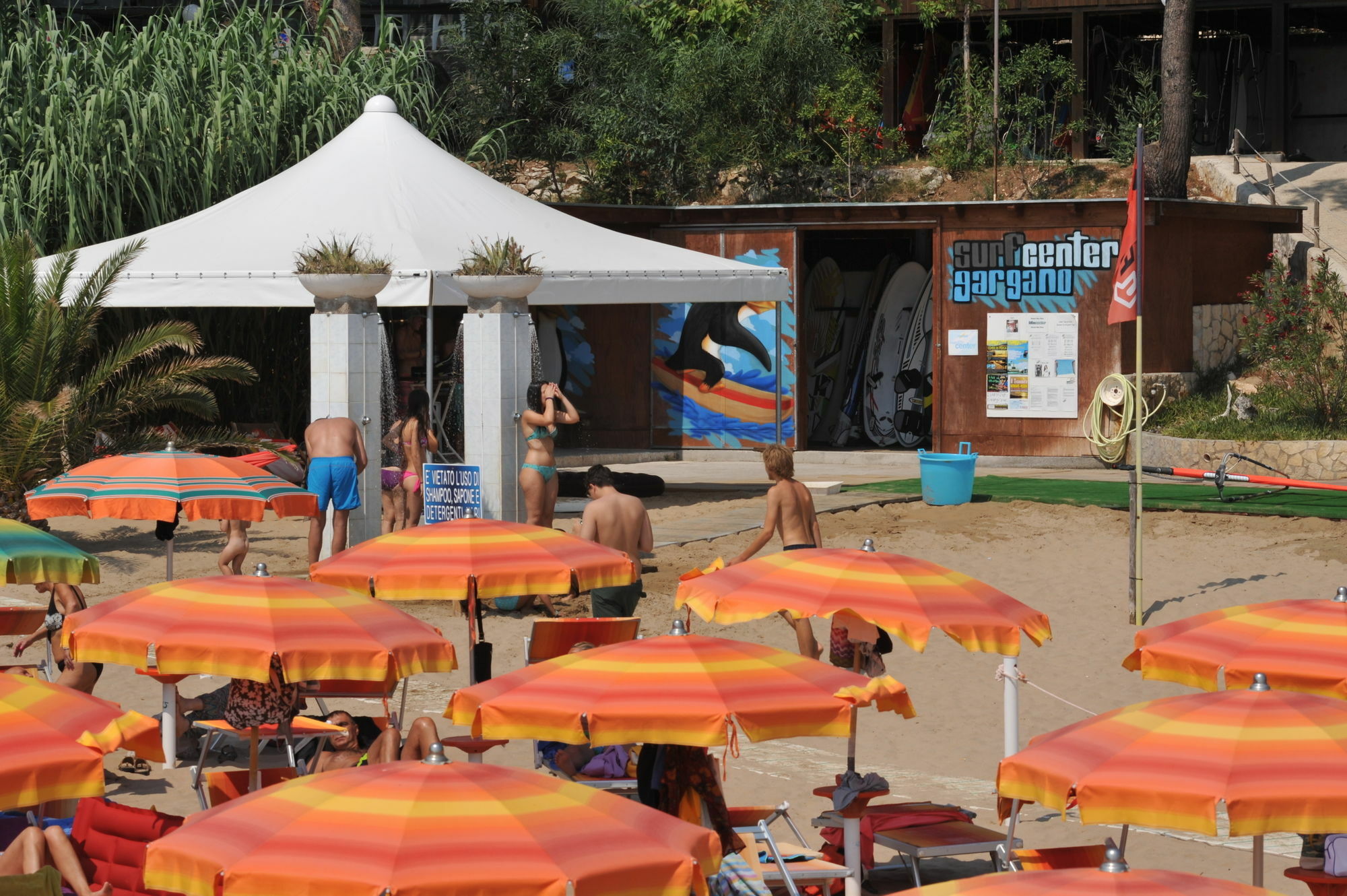 Villaggio Camping Punta Lunga Весте Екстериор снимка