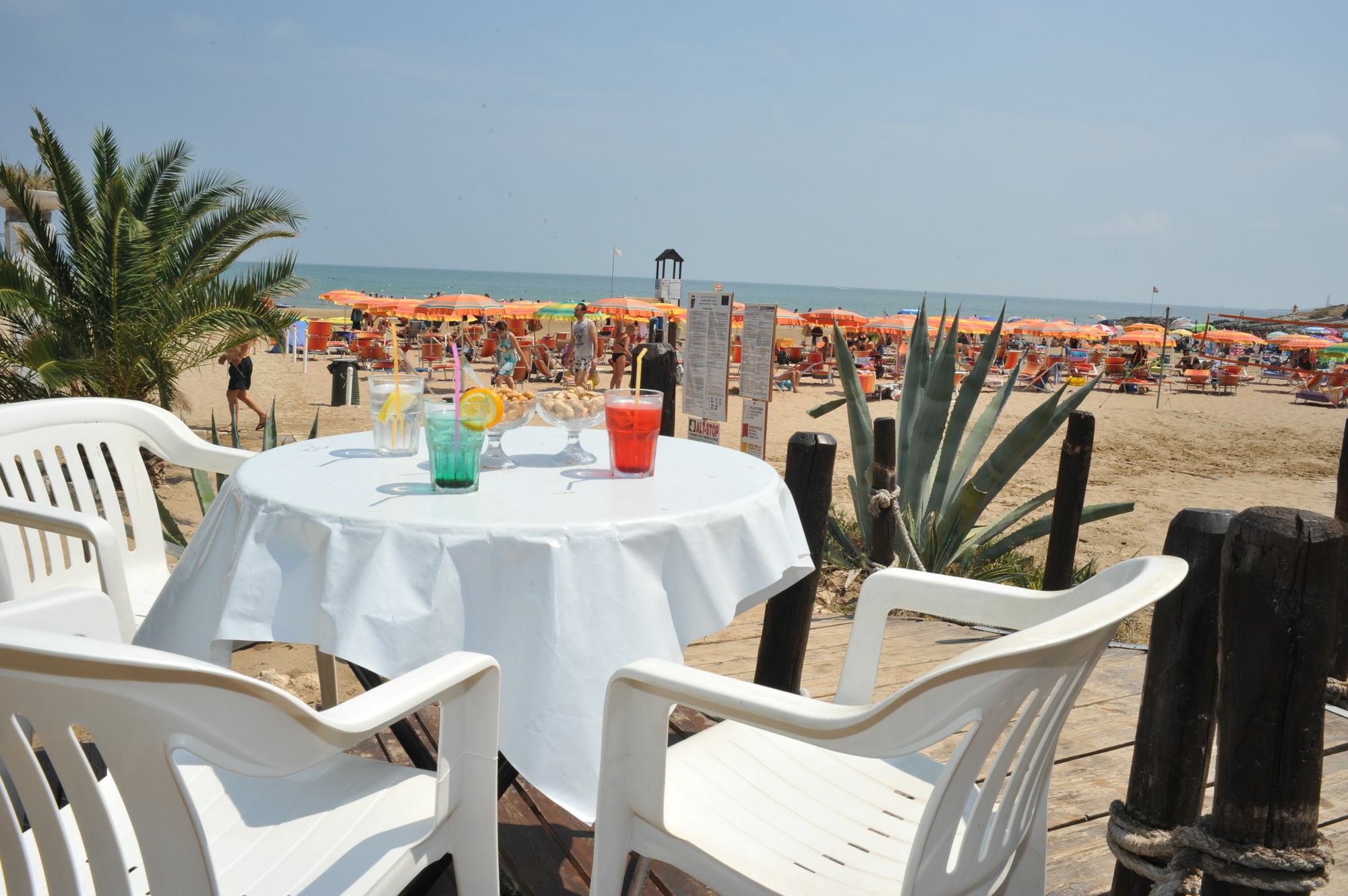 Villaggio Camping Punta Lunga Весте Екстериор снимка